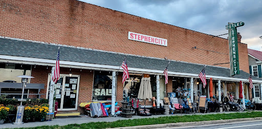 Stephens City Outlet Store, 5307 Main St, Stephens City, VA 22655, USA, 
