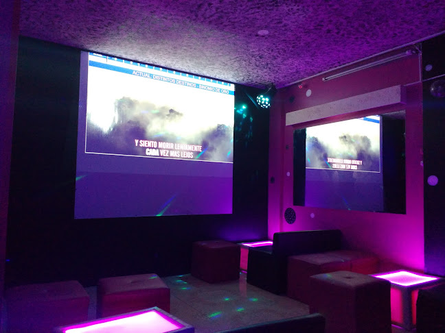 Stragos Bar Karaoke - Quito