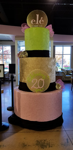 Wedding Bakery «elé Cake Co.», reviews and photos, 810 E Dixie Dr, Dayton, OH 45449, USA