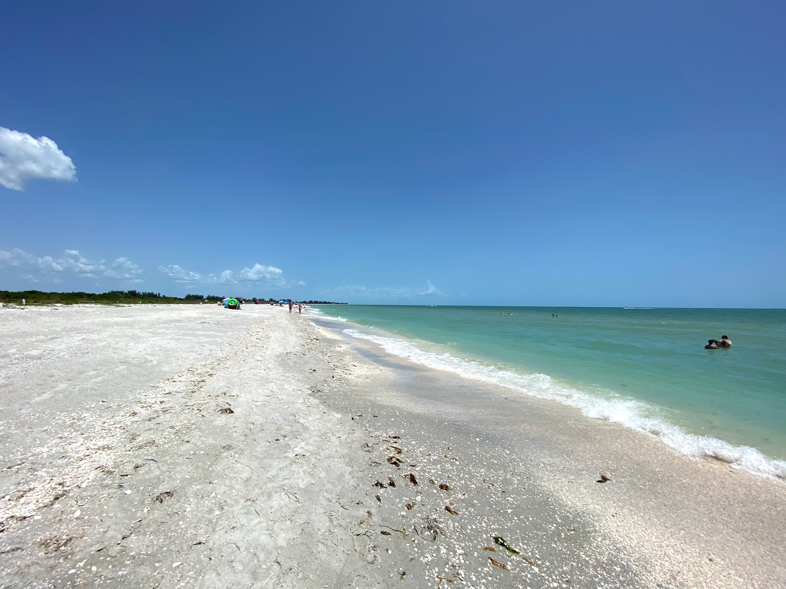 Fotografija Bowman's beach z svetel pesek površino