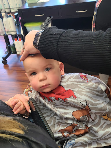 Hair Salon «Holiday Hair», reviews and photos, 200 N Best Ave, Walnutport, PA 18088, USA