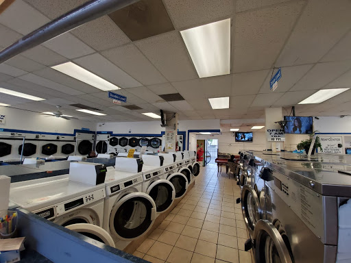 Laundromat «Holiday Plaza Laundromat», reviews and photos, 8485 N Wayne Rd, Westland, MI 48185, USA