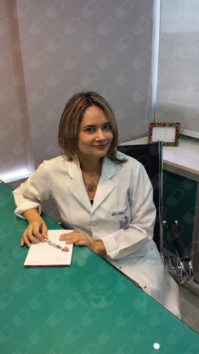 Dra. Eline Maria Nogueira de Farias, Ginecologista