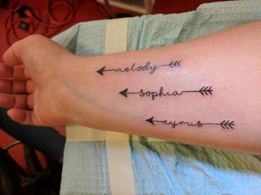 Tattoo Shop «Hot Rod Betties Tattoo», reviews and photos, 940 Edgewater St NW, Salem, OR 97304, USA