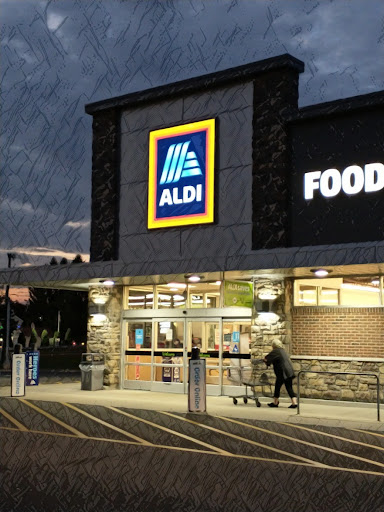 Supermarket «ALDI», reviews and photos, 2640 Berlin Turnpike, Newington, CT 06111, USA