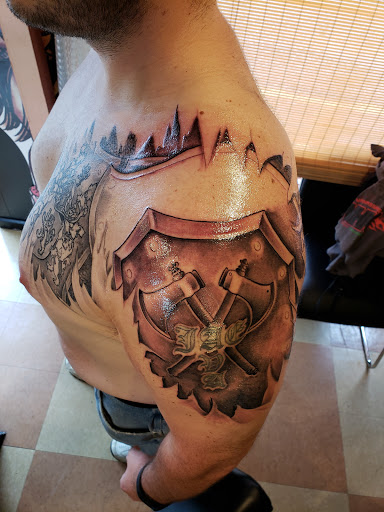 Tattoo Shop «Altered Art Tattoo & Piercing», reviews and photos, 1600 S Delsea Dr, Vineland, NJ 08360, USA