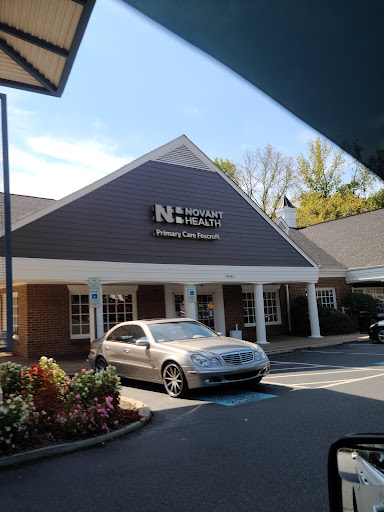 Shopping Mall «Foxcroft East Shopping Center», reviews and photos, 7802 Fairview Rd, Charlotte, NC 28226, USA