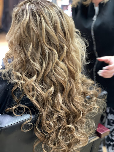 Hair Salon «The Parlour A Hair Salon», reviews and photos, 333 Jesse Jewell Pkwy SE, Gainesville, GA 30501, USA