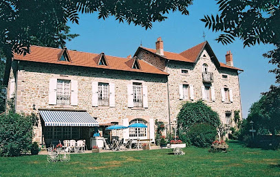 Domaine de la Valette - Grand gîte de groupe : Gîte de caractère 15 personnes au coeur de l’Auvergne et du parc naturel régional du Livradois-Forez proche Le Puy-en-Velay