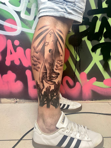 Paint it Black Tattoo Eger - Tetoválószalon
