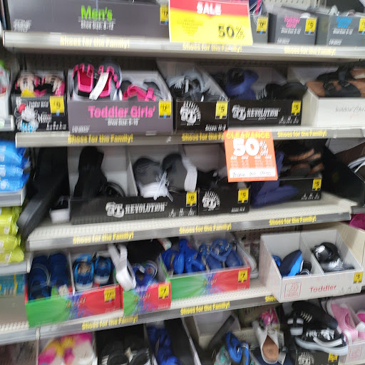 Discount Store «Dollar General», reviews and photos, 859 Nazareth Pike, Nazareth, PA 18064, USA