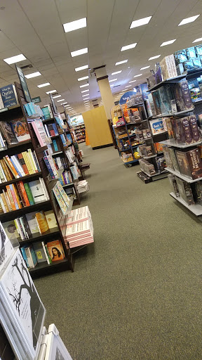 Book Store «Barnes & Noble», reviews and photos, 3055 S Glenstone Ave, Springfield, MO 65804, USA
