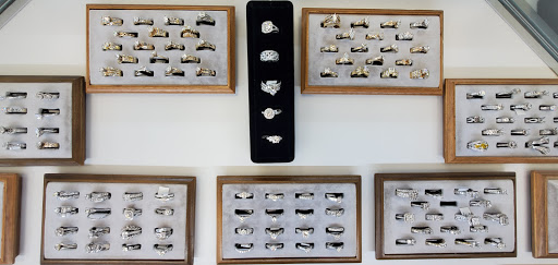 Jewelry Buyer «All Island Jewelry & Loan», reviews and photos, 2394 Middle Country Rd, Centereach, NY 11720, USA