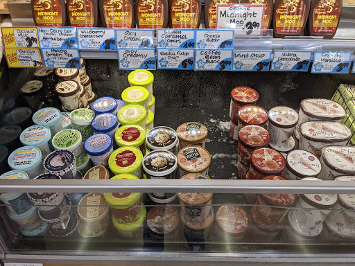 Shopping Mall «Shops At Dos Lagos», reviews and photos, 2780 Cabot Dr #140, Corona, CA 92883, USA