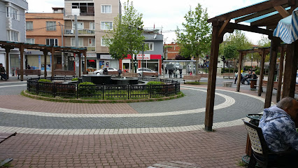 Yeşilova Meydanı