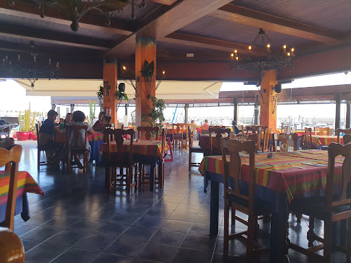 Lani's Snack Bar en Castillo del Aguila
