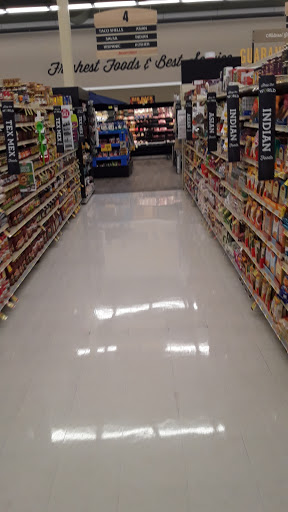 Grocery Store «Jewel-Osco», reviews and photos, 13200 Village Green Dr, Huntley, IL 60142, USA