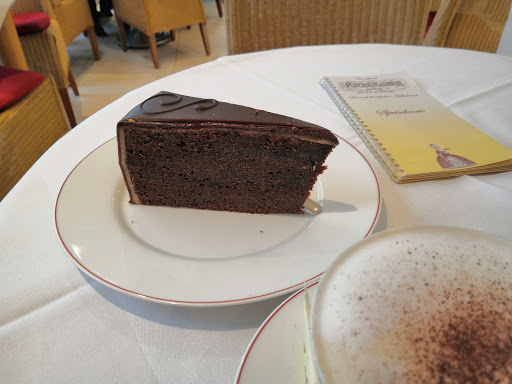 Konditorei Café Kreutzkamm Pacellistr.