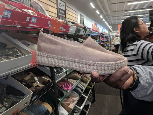 Discount Store «Big Lots», reviews and photos, 1731 Ritchie Station Ct, Capitol Heights, MD 20743, USA