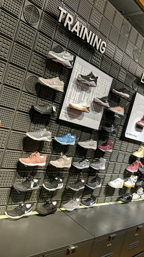 Clothing Store «Nike Lenox», reviews and photos, 3393 Peachtree Rd, Atlanta, GA 30326, USA