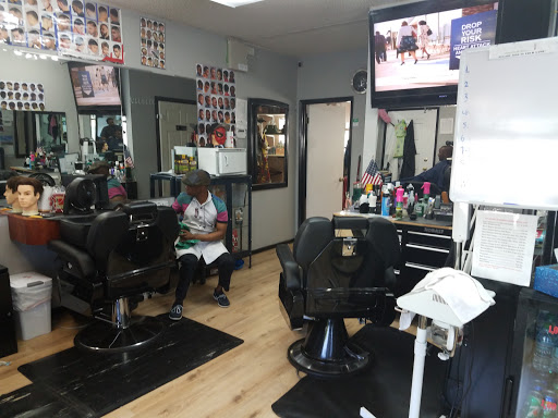 Barber Shop «St. Johns Barber Shop», reviews and photos, 22815 Pacific Hwy S, Des Moines, WA 98198, USA