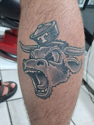 Tattoo Shop «Ft Myers Beach Tattoo Studios», reviews and photos, 1901 Estero Blvd, Fort Myers Beach, FL 33931, USA