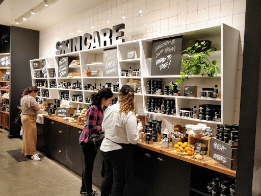 Cosmetics Store «LUSH», reviews and photos, 1961 Chain Bridge Rd, McLean, VA 22102, USA