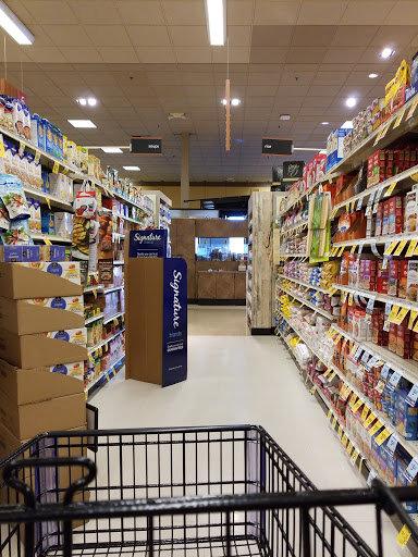 Grocery Store «Vons», reviews and photos, 8949 N Cedar Ave, Fresno, CA 93720, USA