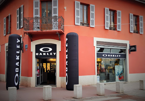 Magasin d'équipements sportifs d'extérieur Oakley Store Annecy Annecy