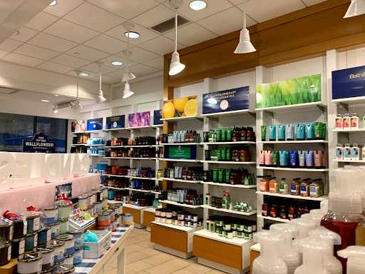 Beauty Supply Store «Bath & Body Works», reviews and photos, 2024 S University Dr, Davie, FL 33324, USA