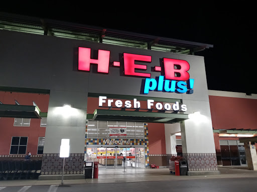 Shopping Mall «McCreless Corner Shopping Center», reviews and photos, 3818 S New Braunfels Ave, San Antonio, TX 78223, USA