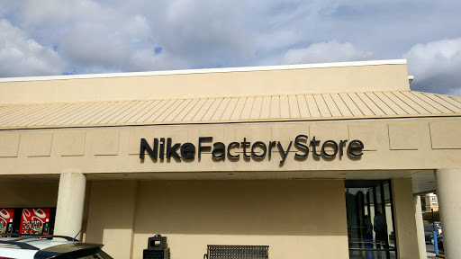 Shopping Mall «Queenstown Premium Outlets», reviews and photos, 441 Outlet Center Dr, Queenstown, MD 21658, USA