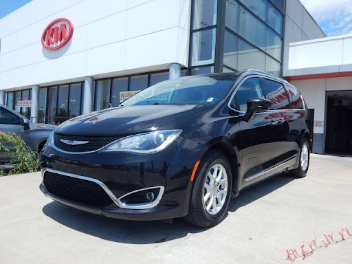 Kia Dealer «Midtown Kia», reviews and photos, 4747 S Yale Ave, Tulsa, OK 74135, USA