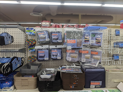 Dollar Store «Dollar Tree», reviews and photos, 10237 Rosecrans Ave, Bellflower, CA 90706, USA