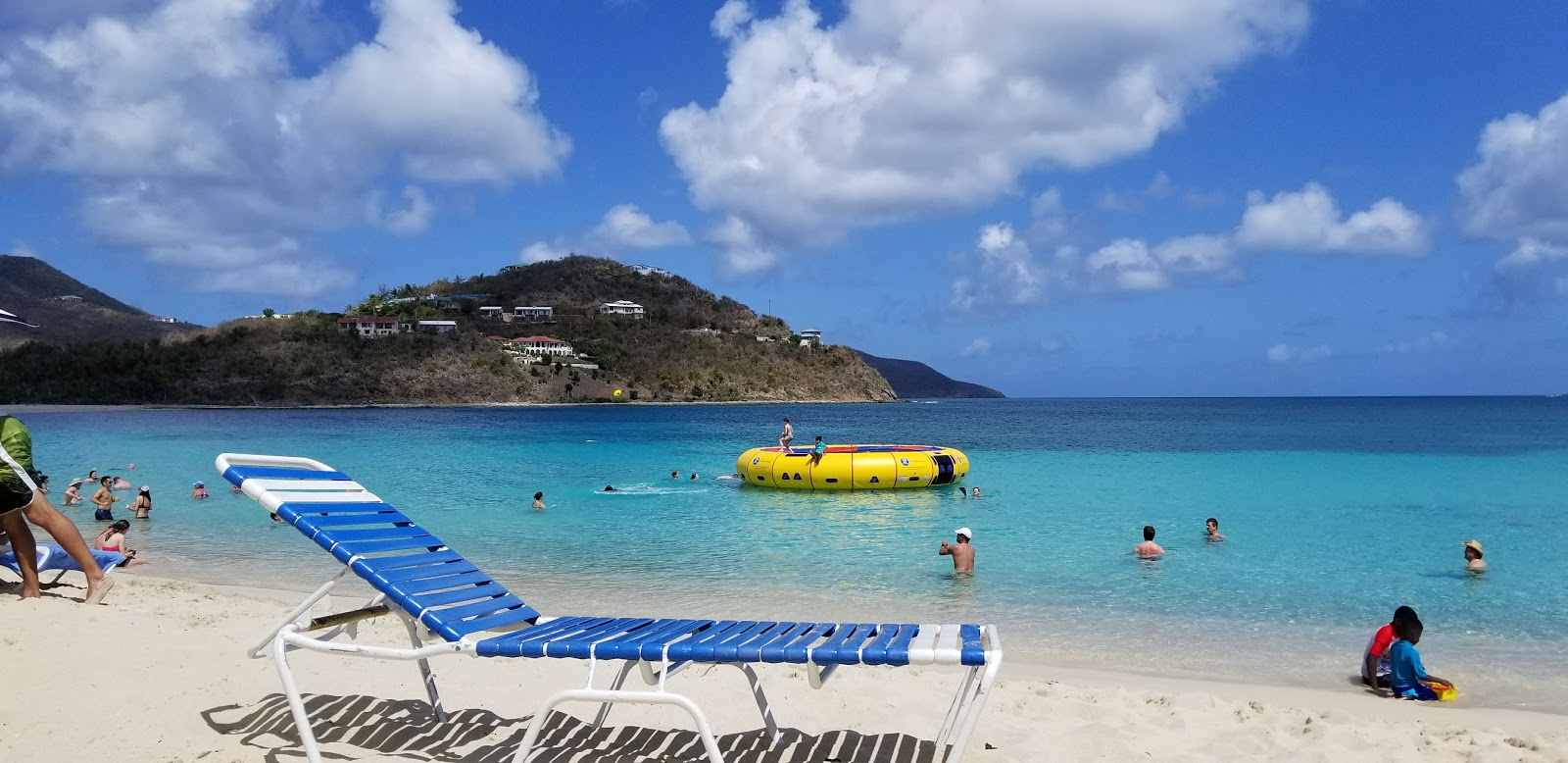 Zdjęcie Long Bay beach i osada