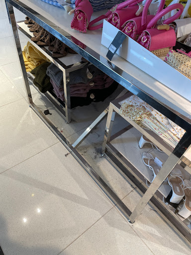 Clothing Store «F21 XXI», reviews and photos, 69 Chestnut St, Beavercreek, OH 45440, USA