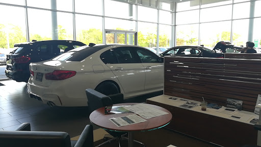 Used Car Dealer «Fields BMW Northfield», reviews and photos, 700 West Frontage Road, Northfield, IL 60093, USA