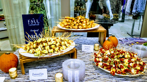 Shopping Mall «Green Spring Station-Shopping», reviews and photos, 10751 Falls Rd, Lutherville, MD 21093, USA