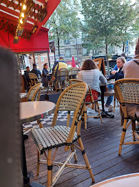 Atmosphère du Restaurant de spécialités d'Afrique de l'Ouest Resto Madalaya à Paris - n°1