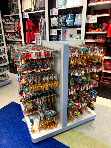 Toy Store «Disney Store», reviews and photos, 5220 Fashion Outlets Way, Rosemont, IL 60018, USA