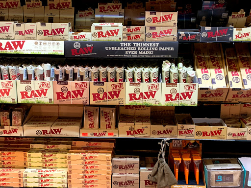 Tobacco Shop «Kazzaz Smoke Shop», reviews and photos, 6355 W Montrose Ave, Chicago, IL 60634, USA