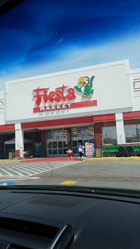 Grocery Store «Fiesta Mart Inc», reviews and photos, 275 NE 28th St, Ft Worth, TX 76106, USA