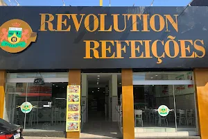 Revolution Refeições image