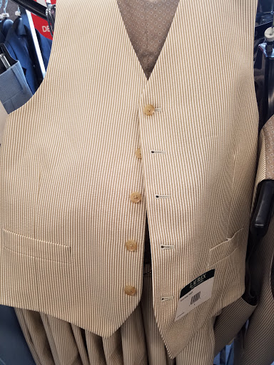 Clothing Store «K&G Fashion Superstore», reviews and photos, 5802 E Virginia Beach Blvd #108, Norfolk, VA 23502, USA