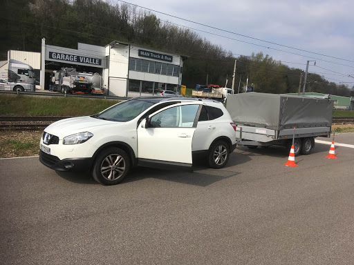 Auto- Motorcycle Ecole Des Dauphins à La Tour-du-Pin, Isère