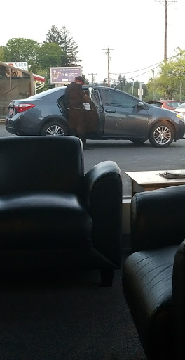 Used Car Dealer «Carr Used Cars», reviews and photos, 10075 SW Canyon Rd, Beaverton, OR 97005, USA