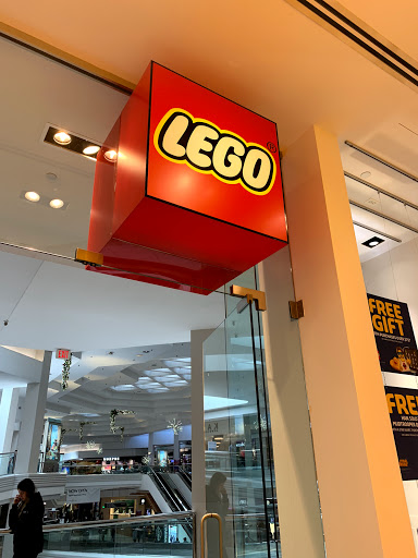 Toy Store «The LEGO Store», reviews and photos, 5 Woodfield Mall, Schaumburg, IL 60173, USA