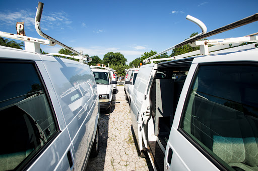 Used Car Dealer «Gladstone Auto Sales», reviews and photos, 7406 N Oak Trafficway, Kansas City, MO 64118, USA