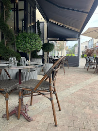 Atmosphère du Restaurant Le Cheval Blanc à Lamorlaye - n°17