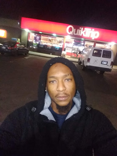 Liquor Store «Burgardt Liquor Store», reviews and photos, 3027 E Pawnee St, Wichita, KS 67211, USA